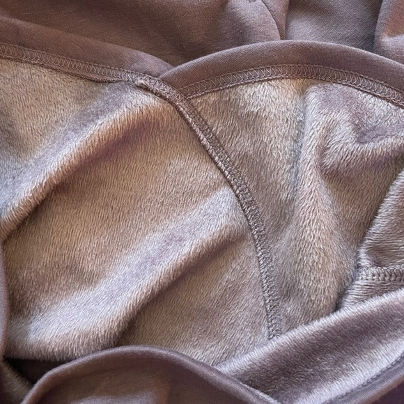 TAHARI SPORT zip neck long sleeve top - Picture 4 of 5